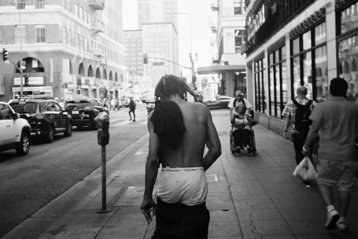 Ryo Tateoka, a member of the crew of LA's most important store, Virgil Normal, will exhibit the raw atmosphere of LA as captured by the 25-year-old photographer.