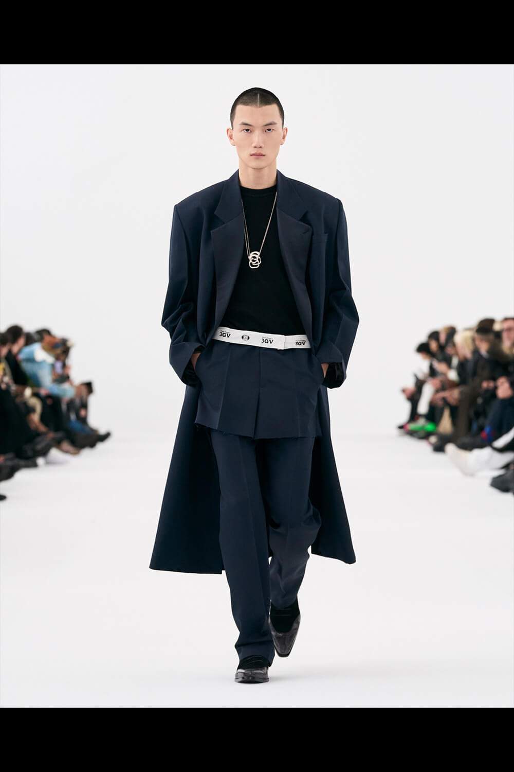 新品同様⭐︎激レア廃盤モデル⭐︎GIVANCHY GIV_235H_RTW_FRONT_49.jpg