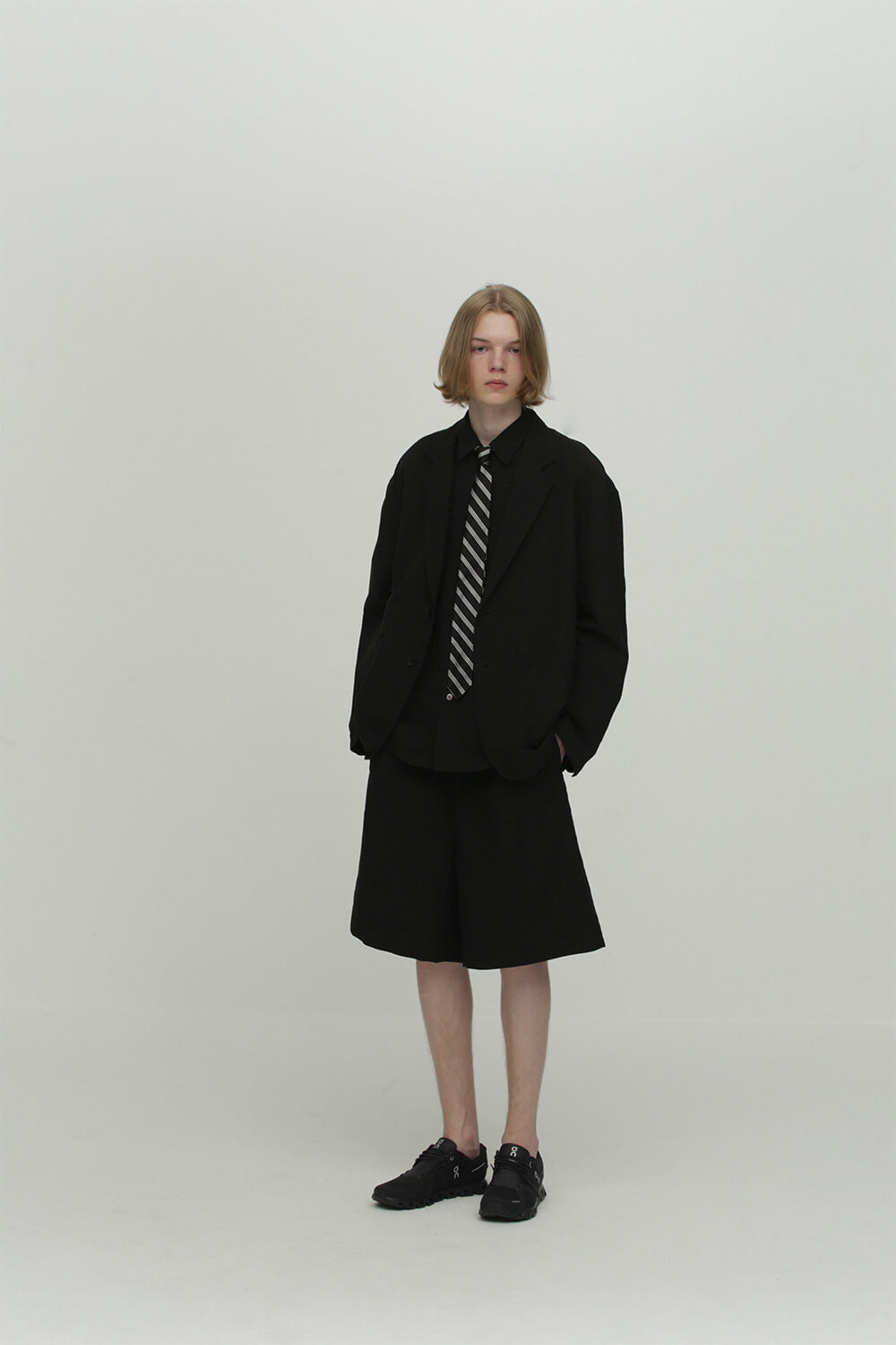 UNDECORATED | HOUYHNHNM (HOUYHNHNM)