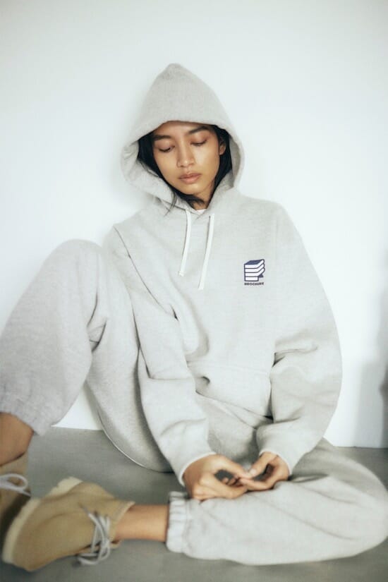 nevver × BROCHURE CREW NECK SWEATER