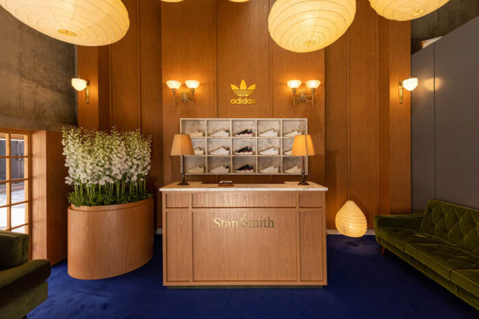 A STAN SMITH-specific hotel appears in Harajuku. ⁉︎ A special pop-up by adidas Originals this weekend only.