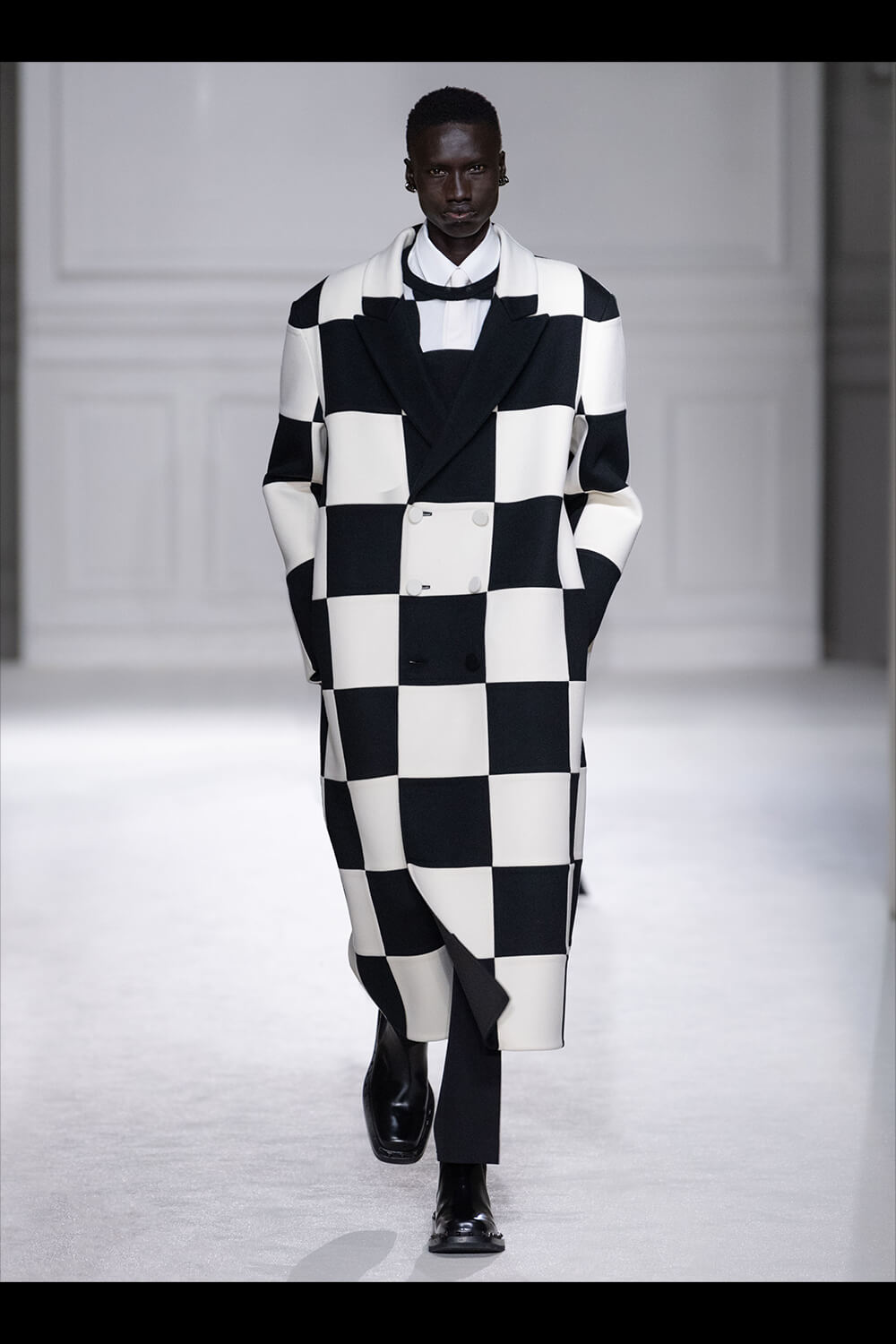 VALENTINO | HOUYHNHNM（フイナム）