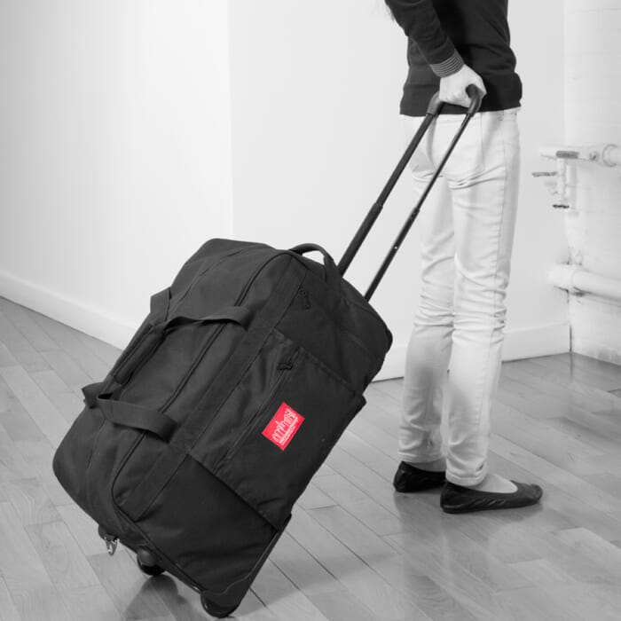 A travel bag that is easy to use. Focus on the new Manhattan Portage products that promise comfortable travel.