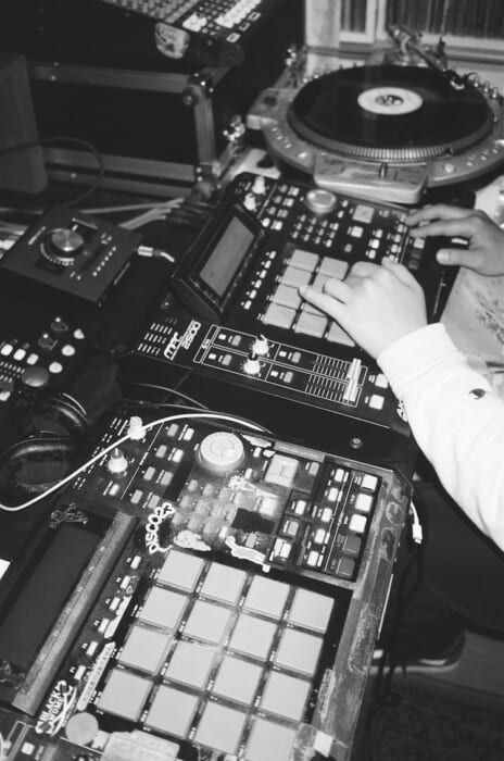 CAYO IMAEDA's photo exhibition will be held at Sangenjaya, Tokyo. Don't miss the after-party with a splendid lineup of guests.