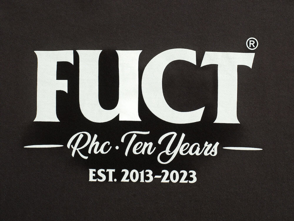 RHCとファクトの10年間を宿したスペシャルなTシャツ。ヴィンテージと