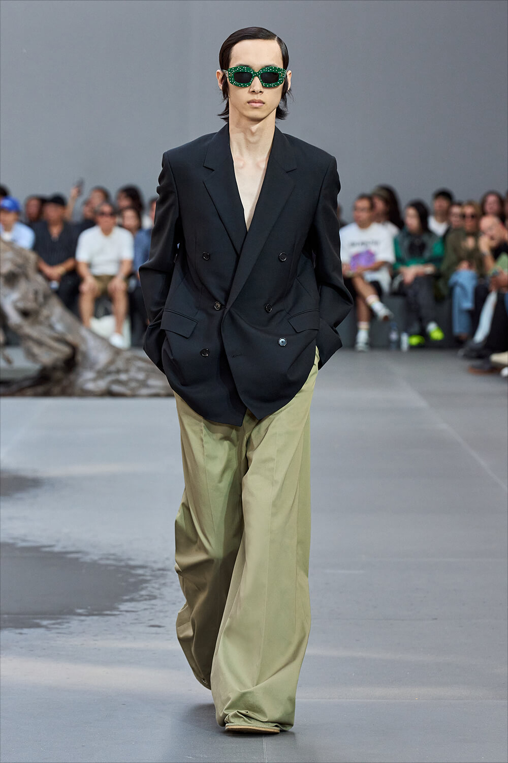 春先取りの LOEWE | HOUYHNHNM（フイナム） ショルダーバッグ
