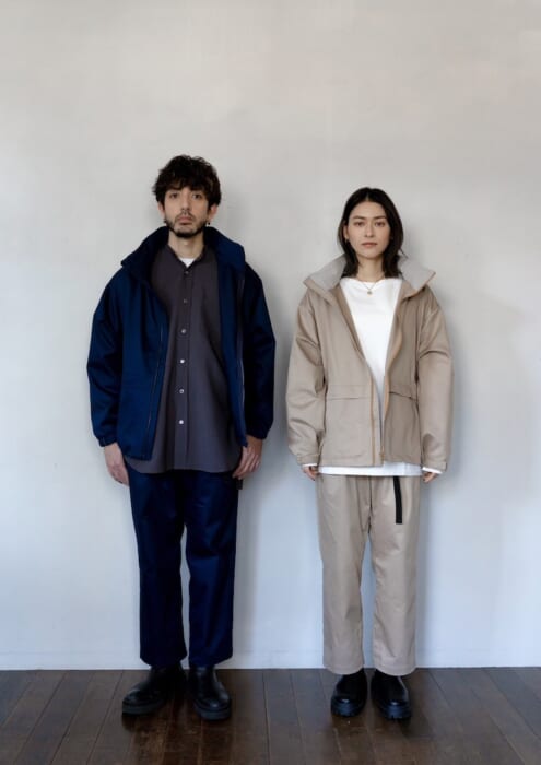 日常にそっと寄り添う新ブランド、〈soemono,〉。とはいえ、主役も張れるほどの機能性も持ち合わせています。