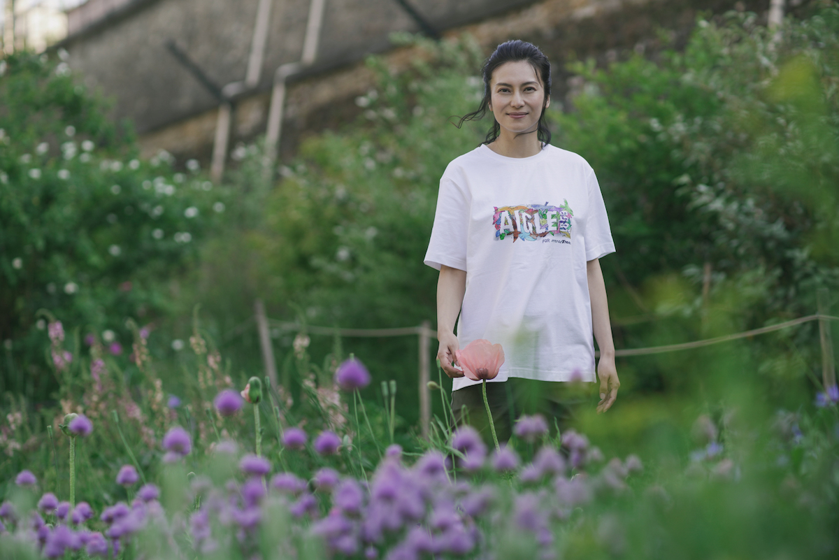 AIGLE for more trees” の第4弾はTシャツとロンT。女優・柴咲コウさん