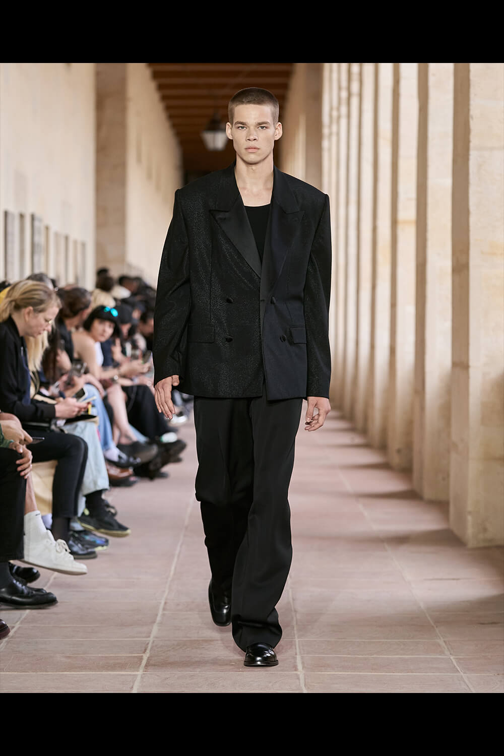 GIVENCHY | HOUYHNHNM (HOUYHNHNM)