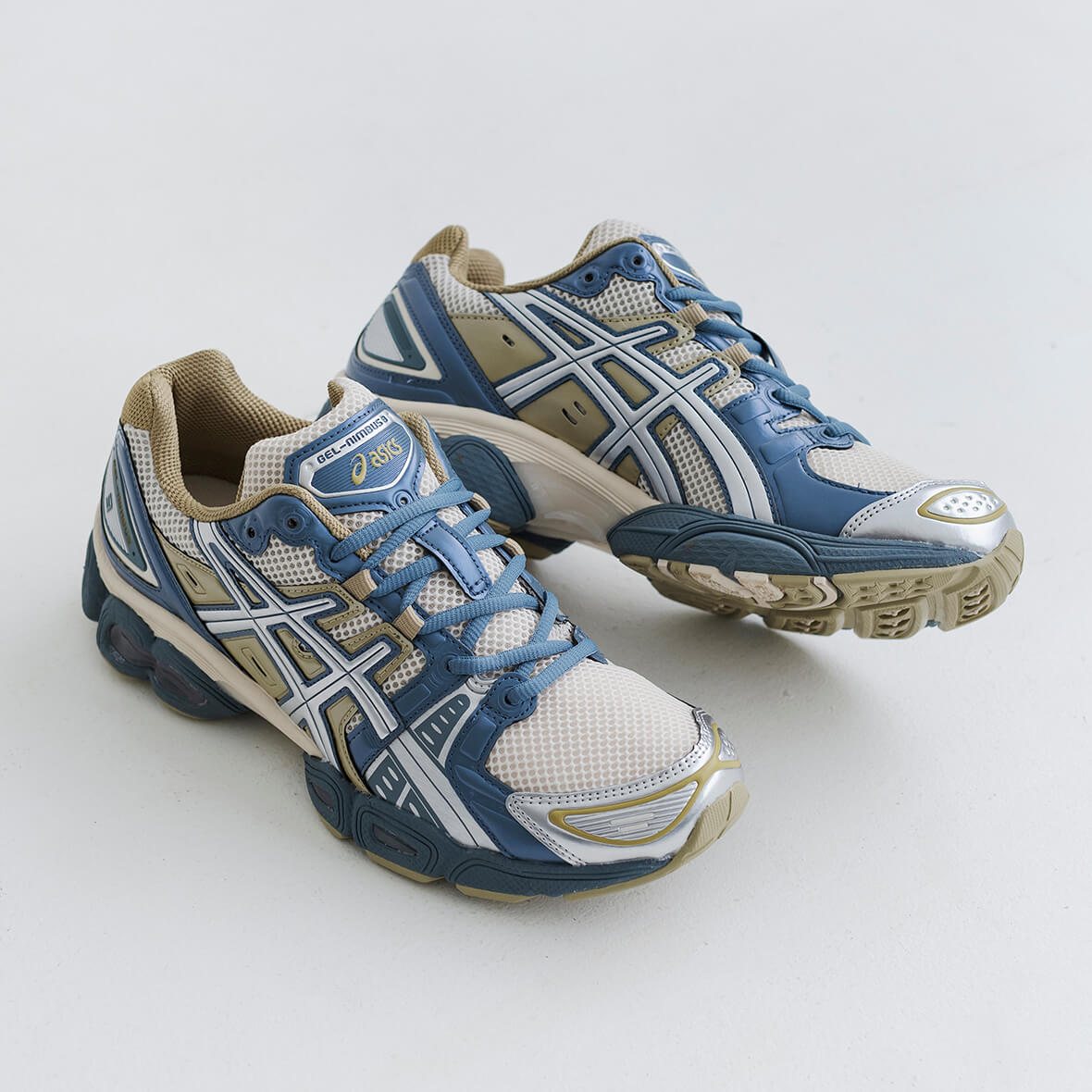 フイナムの『月刊アトモス』 Vol.8 アシックスのゲルニンバス9の新色