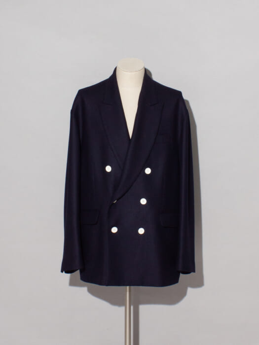 International Gallery BEAMS has made a special order of Stein's classic products. The result is more traditional than usual.