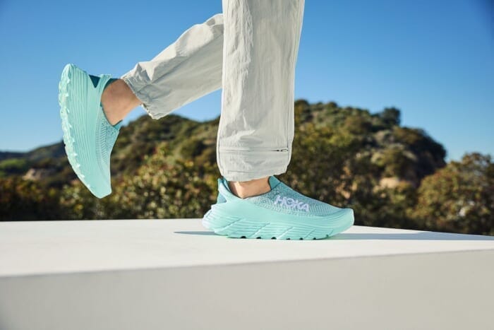 スリッポンの概念を覆す新感覚シューズ。3つのパーツで極上の履き心地を味わえます。