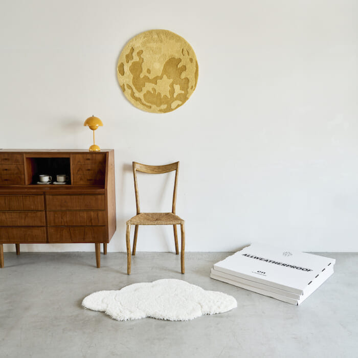 Where there is pain, there is a rug. If you are tired of life, look up at the moon or lean back in the clouds, and let Miyoshi Rag and ALWAYTH heal you.