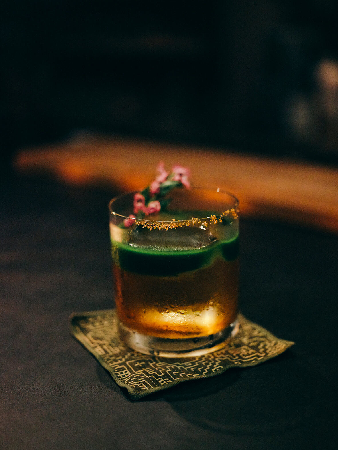 今夜、ヒップなカクテルバーで。 | feature | HOUYHNHNM（フイナム）