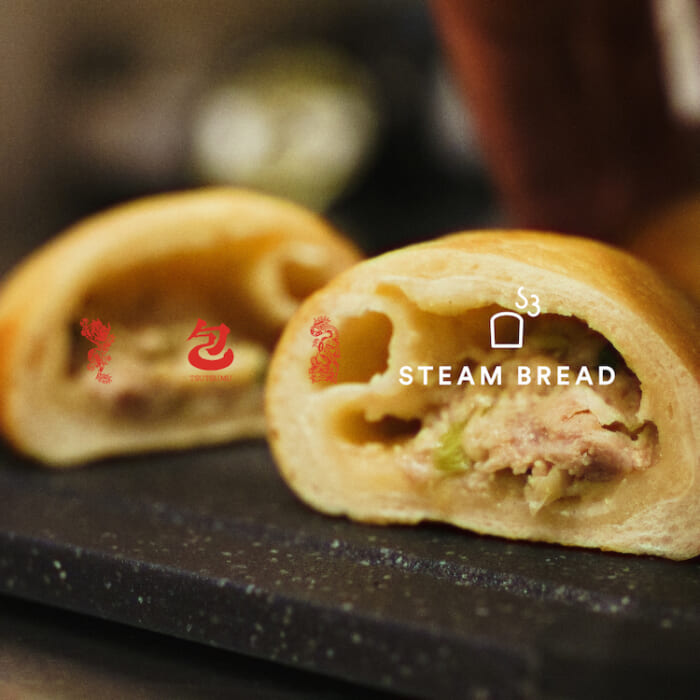 餃子好きによる餃子好きのための餃子ドッグ。ワンハンドで食べれて、夏バテも吹き飛んじゃいます。