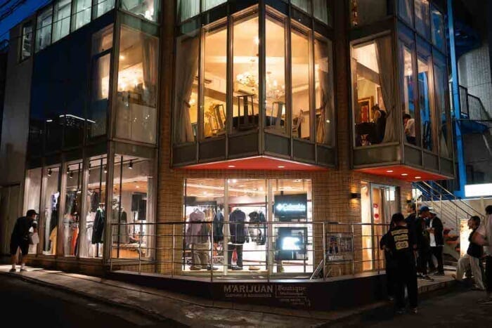 To celebrate the launch of Columbia's HAZY JOURNEY. we took a peek into a night of in-store live performances by CCS records!