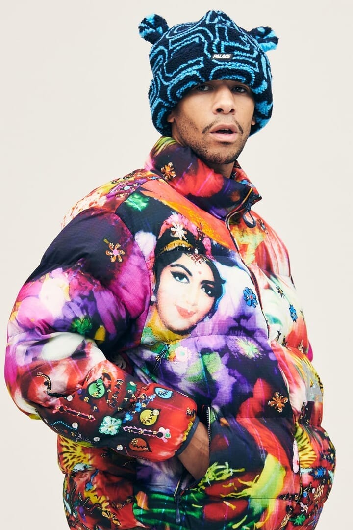 おぐ 新品 M パレススケートボード PALACE IT'S A KINDA MAGIC HOOD