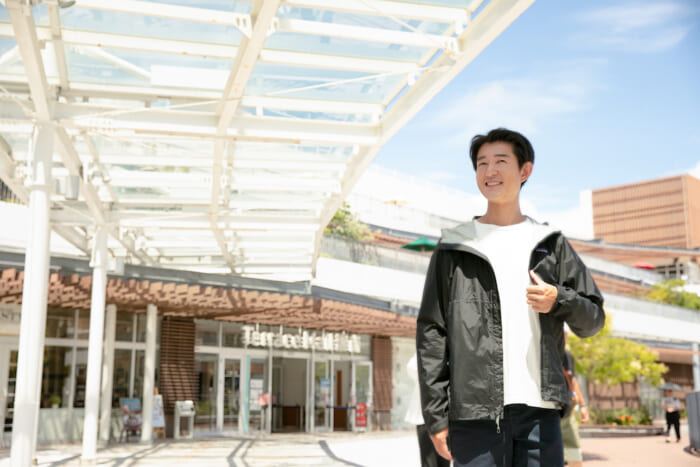 Visit the Terrace Mall Shonan for a tour of stores that will bring out the colors of autumn fashion.