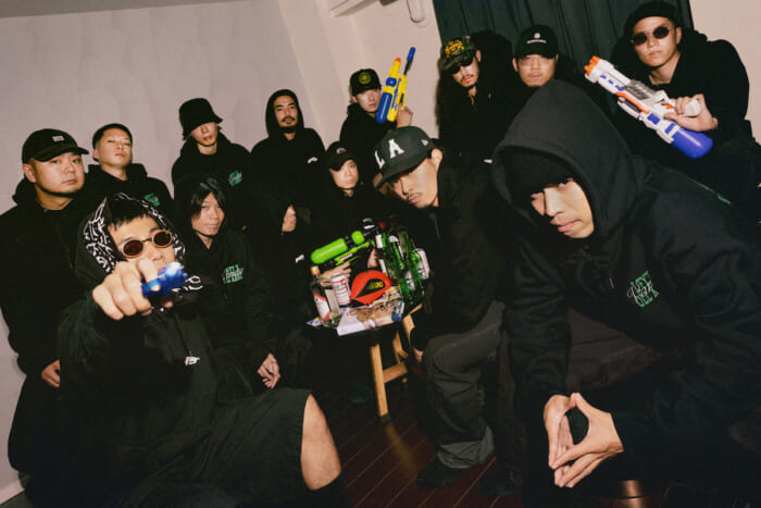 同じ場所&同じメンバーで続くパーティから生まれた、中野の地下で鳴らし続けるHIP HOPの新作が聴きたい。