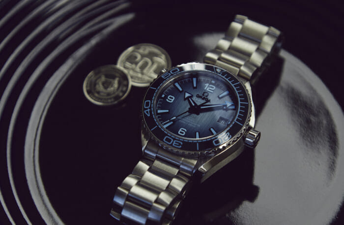 連載「憧れの逸品」No.317 海の色を表現し尽くしたオメガの75周年記念モデル。