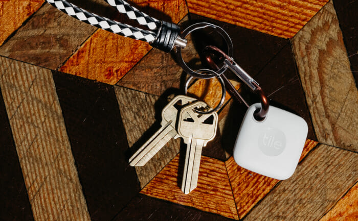 失くして後悔する前に対策を。忘れ物はスマートトラッカー “Tile” にお任せあれ。