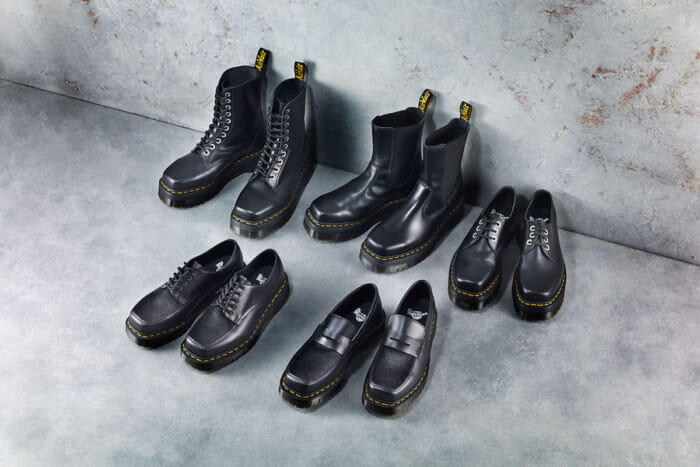 Dr. Martens' famous shoes from the 70's are now back here! This unfamiliar shape is somehow very fresh.