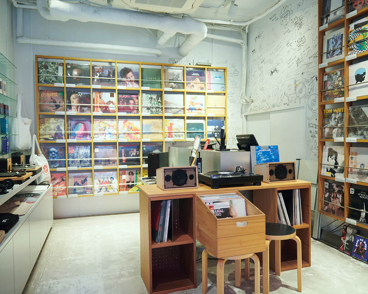 Where taguchi speakers sound and look good. | feature | HOUYHNHNM