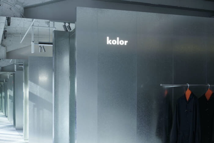 kolor 丸の内が堂々オープン! 約15年ぶりとなる路面店を祝して、限定ブルゾンの発売やレインコートの配布も。