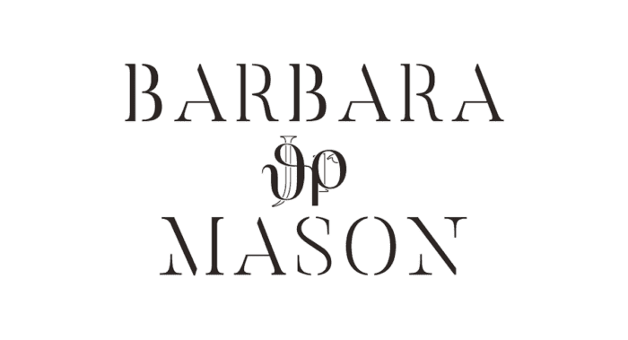トラックで路上を会場に。謎多きブランドの新作の試着&プレオーダーができる、貴重なチャンスです。