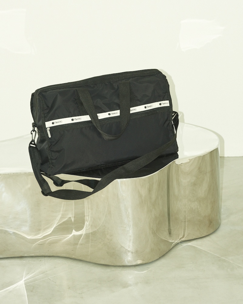 LeSportsac and ADAM ET ROPÉ collaborate. A total of 7 models