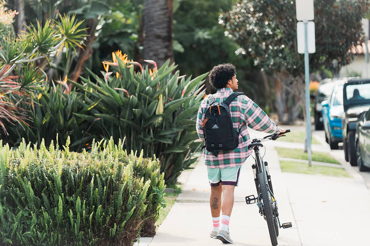 カリフォルニアの日常に溶け込むグレゴリーのバッグ。 | feature