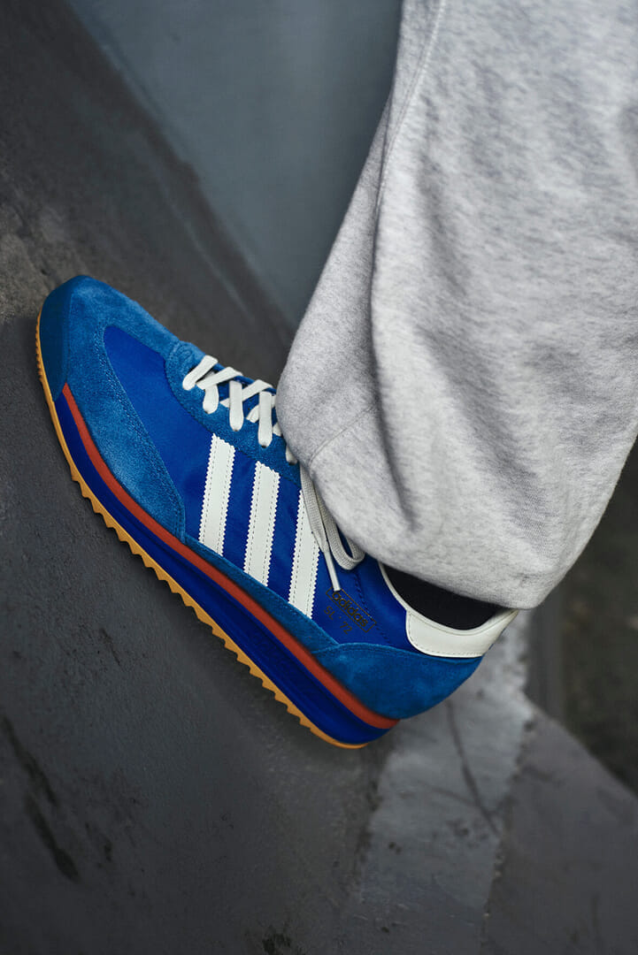 大人気 adidas SL 72 RS 優しい色合いでコーデに合わせやすい この春は、レトランの気分。アディダス オリジナルス SL 72 RSを