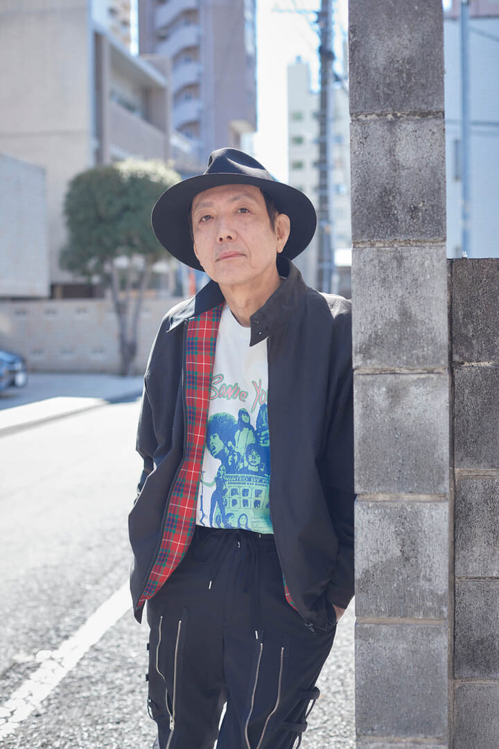 ソニック・ユースが好きだから。4人の男女が着るバンドTシャツ