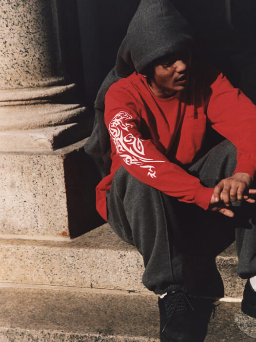 Look Studio's Spring/Summer 2024 collection is now available; 1st delivery includes tracksuits and border t-shirts.