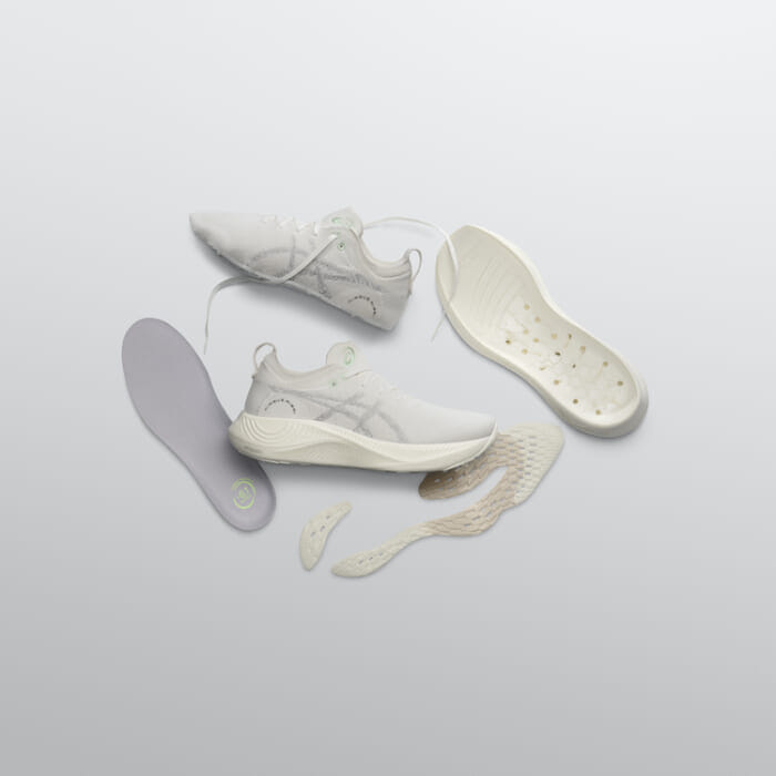 これまでにない循環プロセスを実現した一足。シューズづくりを変えていく、アシックスのNIMBUS MIRAI。