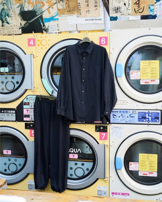 Kyoto branch of Fresh Service opens! Clothes, sundries, and drinks. The store is packed with dense contents.