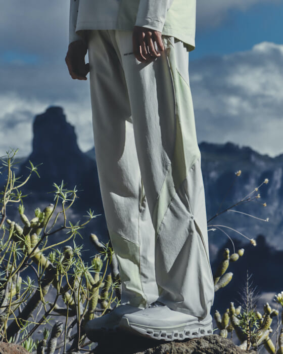 The first collaboration between ON and Post Archive Faction. This collection combines design and performance at a high level.