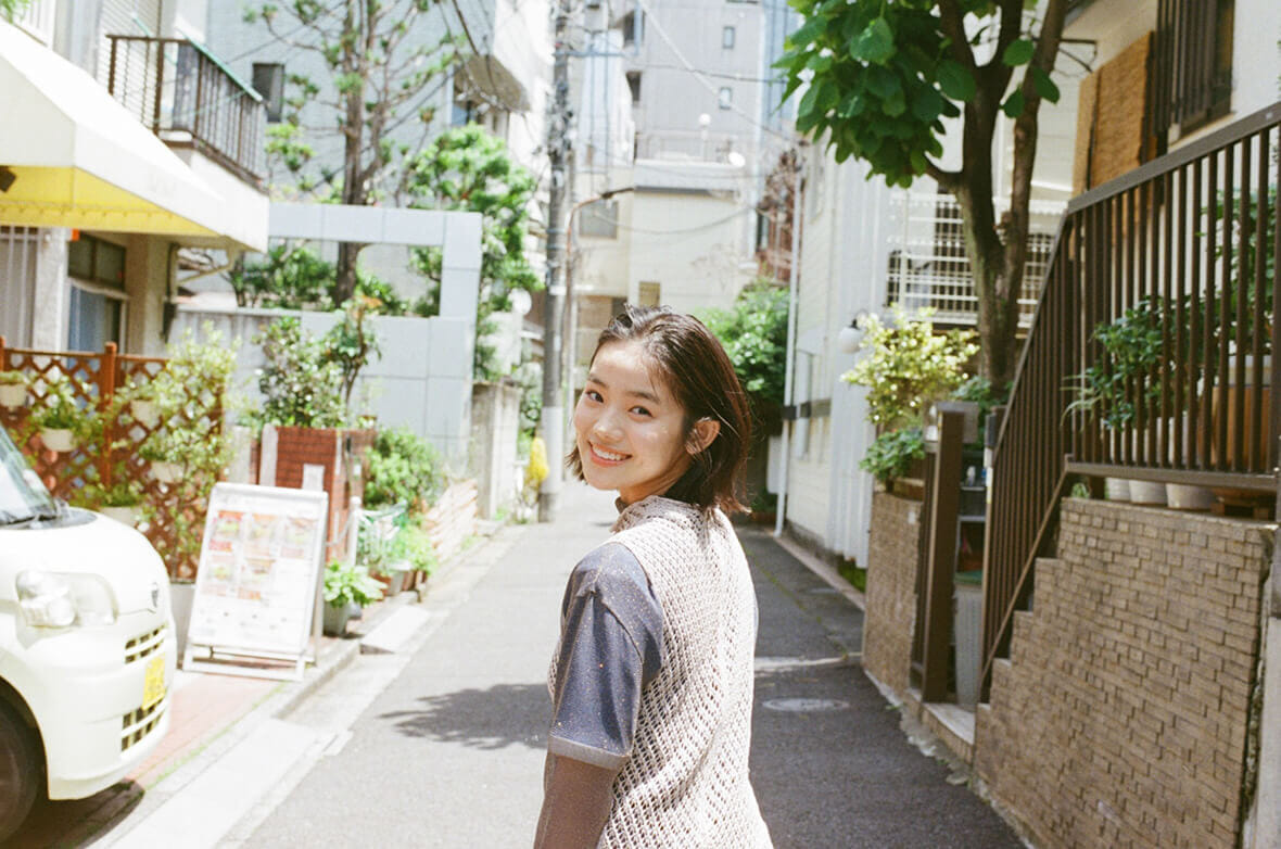路地裏てぃーん。96人目 志田こはく 19歳 | feature | HOUYHNHNM