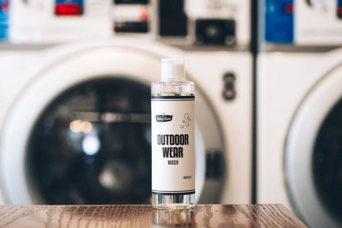 洗うだけで撥水性回復。ゴアテックスウェアのお手入れは、フレディ レックの洗剤で！