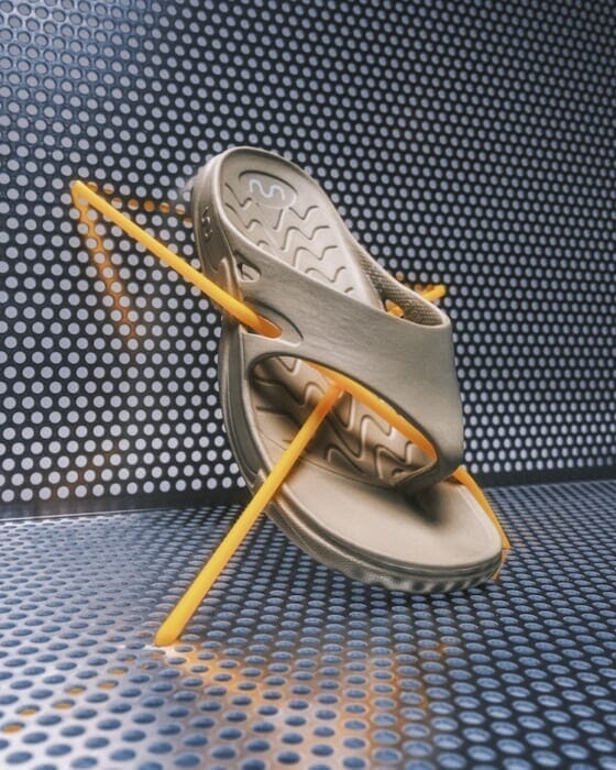 A new option for recovery sandals. DUBLU, which has its design base in Italy and factory in India, has landed in Japan!