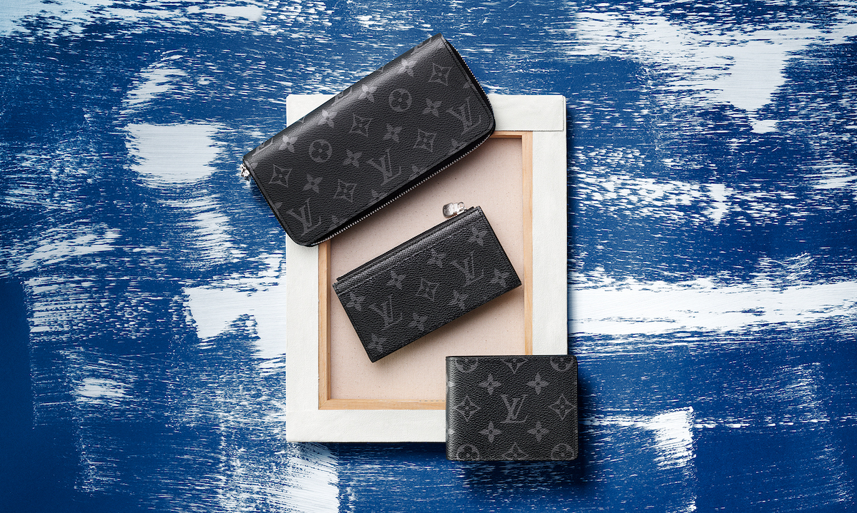 Renew your spirits with a Louis Vuitton wallet. The right time to buy a new one, Super Lucky Day is just around the corner.