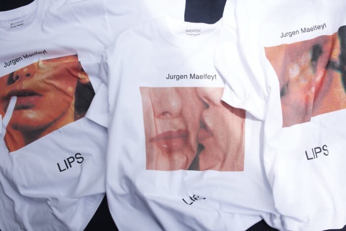 Biotope releases photo T-shirts for "LIPS," a collection of works by Jürgen Maelfay. As the name implies, the T-shirts feature a variety of "lips" that make a great impact.