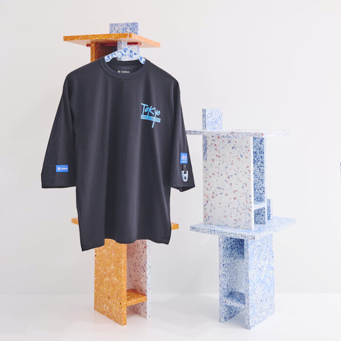 ゴールドウインとスペース アベイラブルのコラボアイテムが丸の内のポップアップショップにて発売中。今週末にはワークショップも。