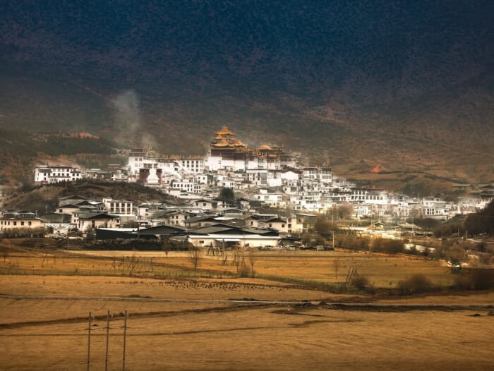 この世に理想郷は存在するのか？ 中国・雲南省を舞台に、リベレイダースの24年秋冬コレクションがスタートします。