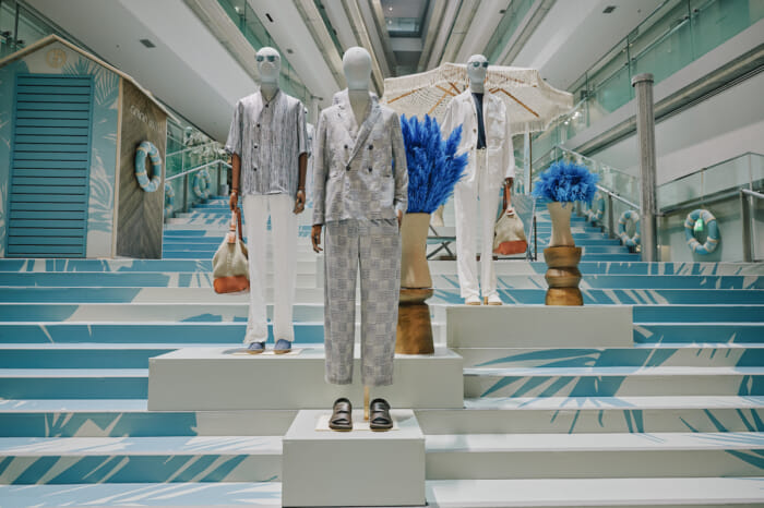 Welcome to Giorgio Armani's Summer Resort. The pop-up store, which tours the world, has come to Omotesando.