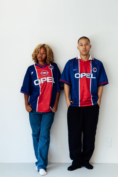 パリ・サン=ジェルマンが買い付けたヴィンテージユニフォームが表参道店にずらり。レアものもあるよ！