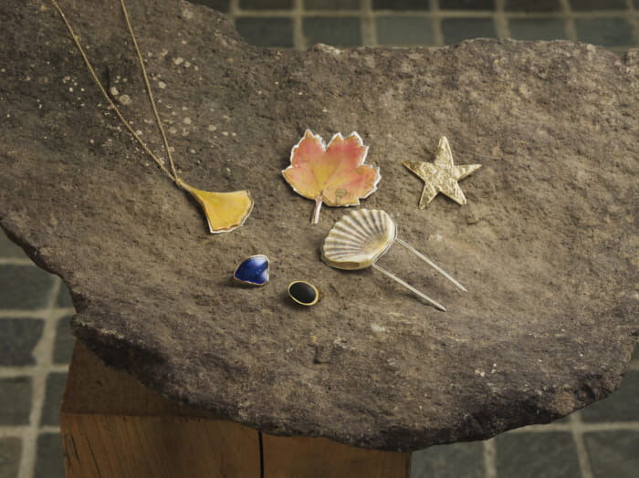 アニエスベーの秘密の宝物がオンリーワンのアクセサリーに！ 親しいひとへのプレゼントにおひとついかが？