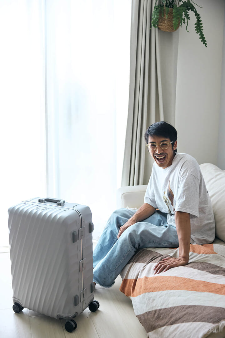 旅のよき相棒、トゥミのキャリーケース。三者三様の使い方。 | feature 