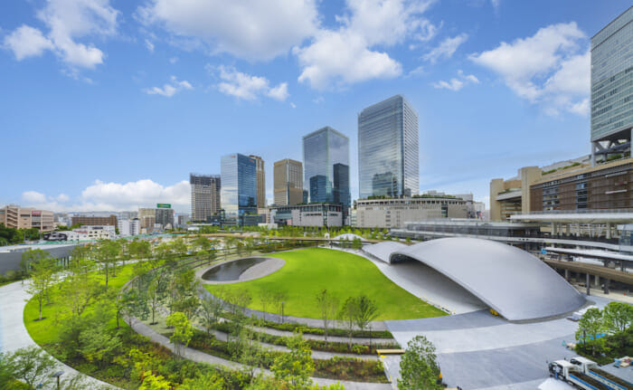Umekita Park, a substandard urban park in Umeda, Osaka, is now open! We will also do a group run by a local team and Hui-Nam Running Club ♡.