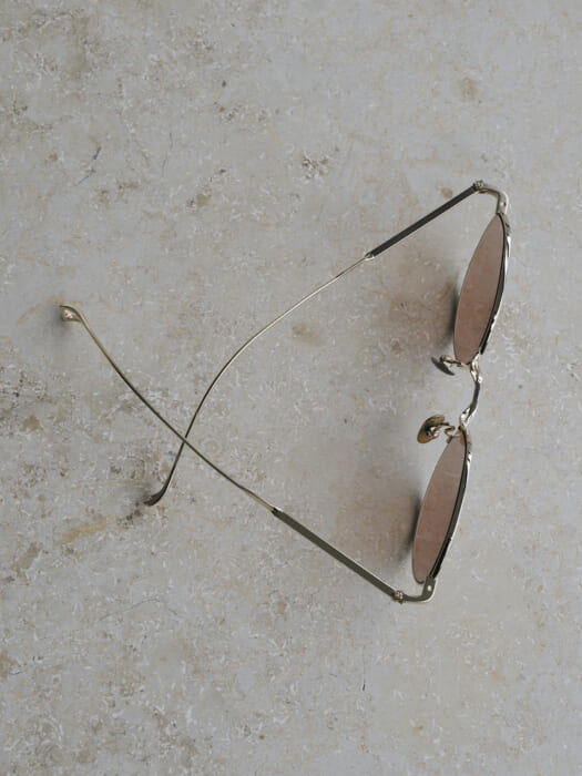 Light, supple, and tough. Once again, delicate eyewear has appeared from ISSEY MIYAKE EYES.